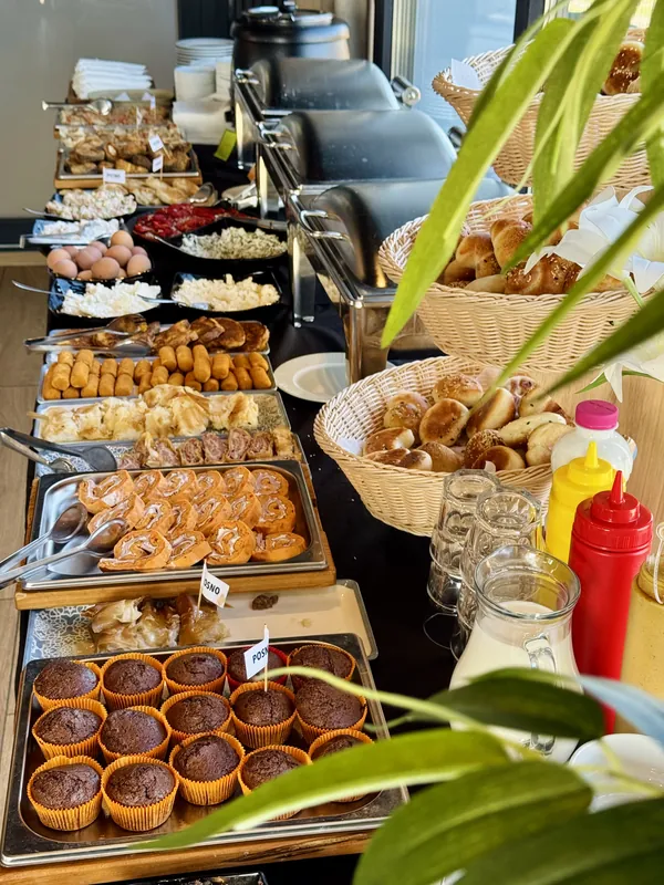 Doručak - peciva, muffini i domaći hljeb
