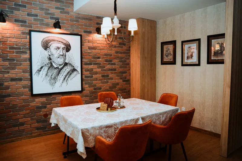 Sala s portretom Marka Pola i slikama jedrenjaka
